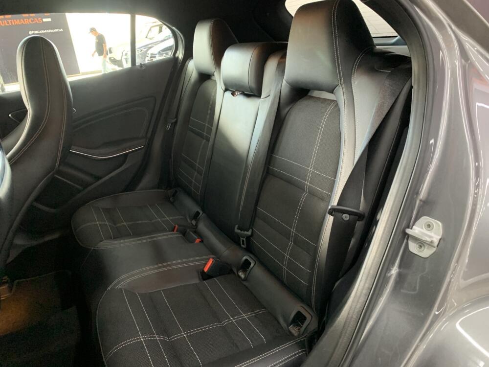 Mercedes Benz GLA 200
