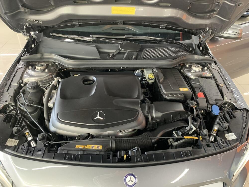 Mercedes Benz GLA 200