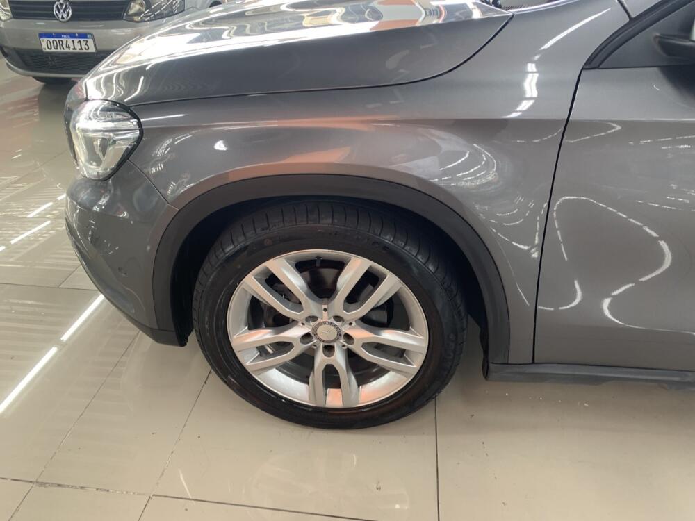 Mercedes Benz GLA 200