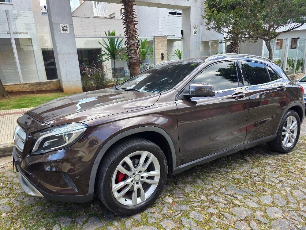 Mercedes Benz GLA 200
