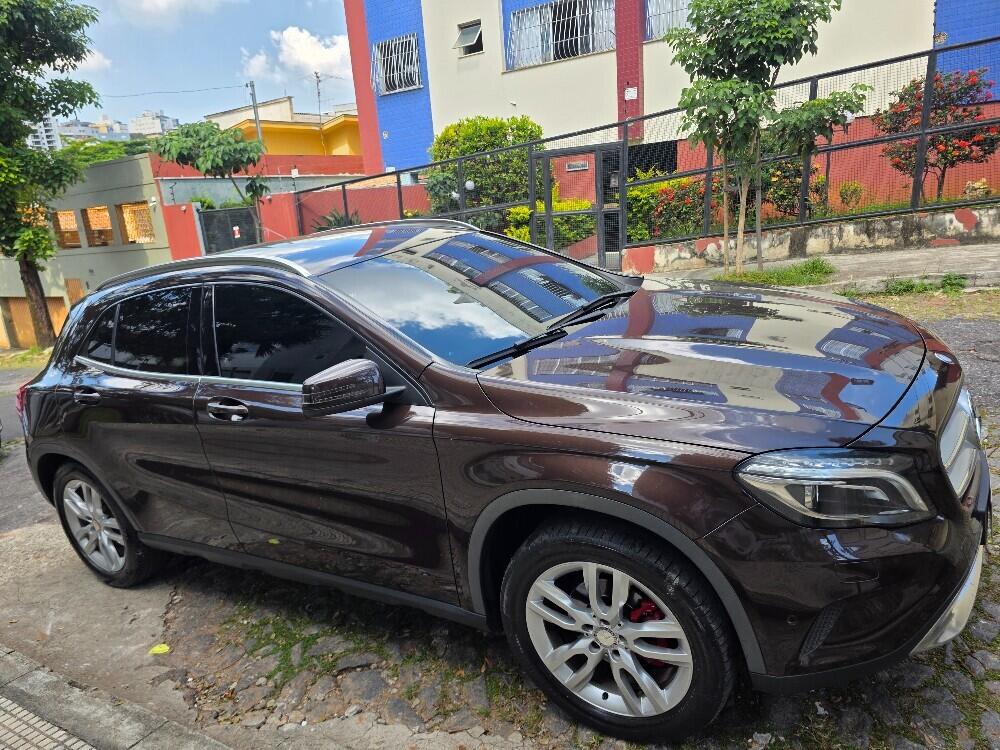 Mercedes Benz GLA 200