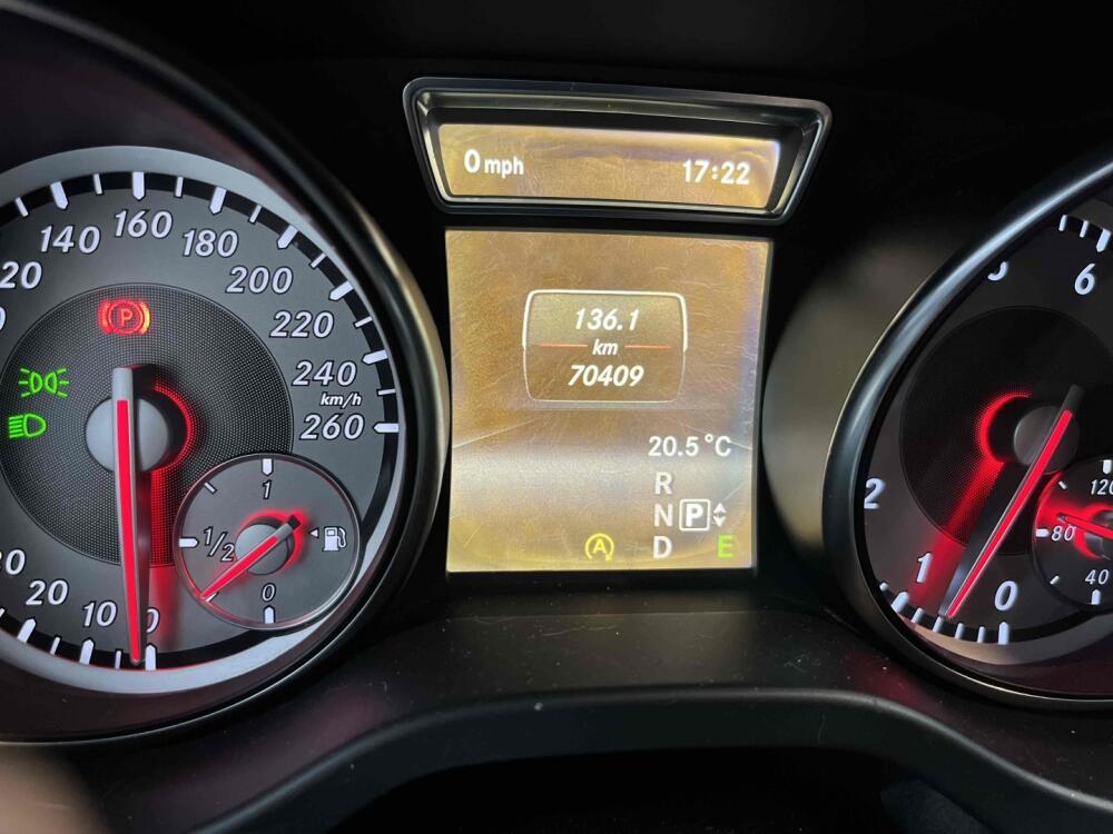 Mercedes Benz GLA 200