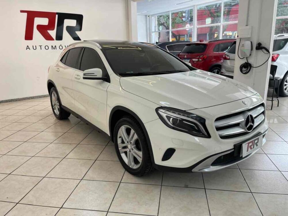 Mercedes Benz GLA 200