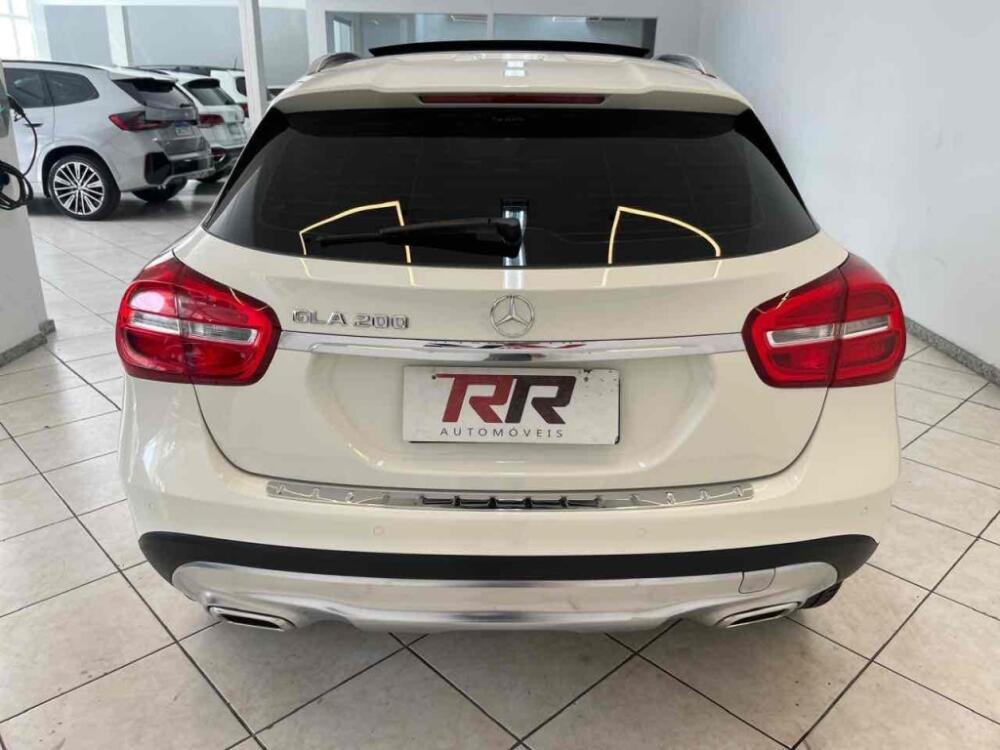 Mercedes Benz GLA 200