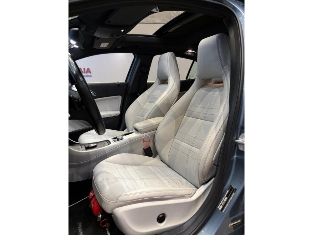 Mercedes Benz GLA 200