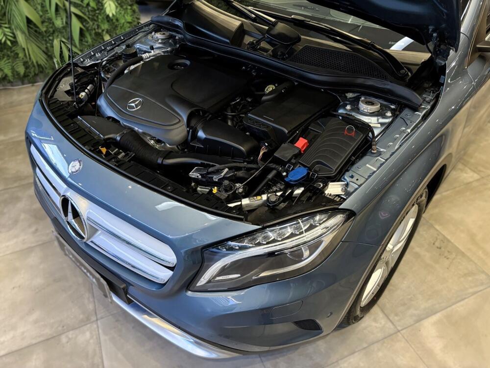 Mercedes Benz GLA 200