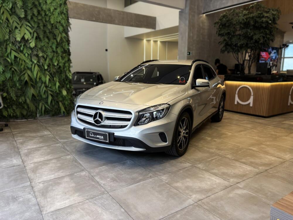 Mercedes Benz GLA 200