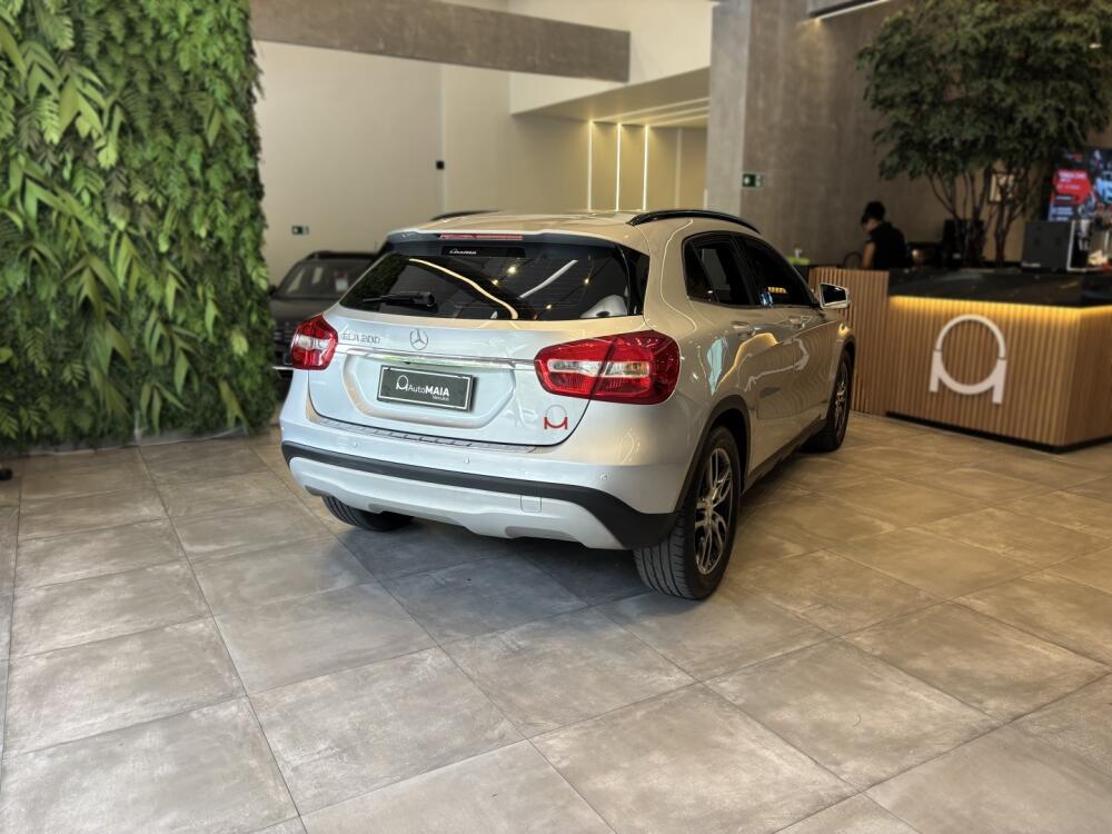 Mercedes Benz GLA 200