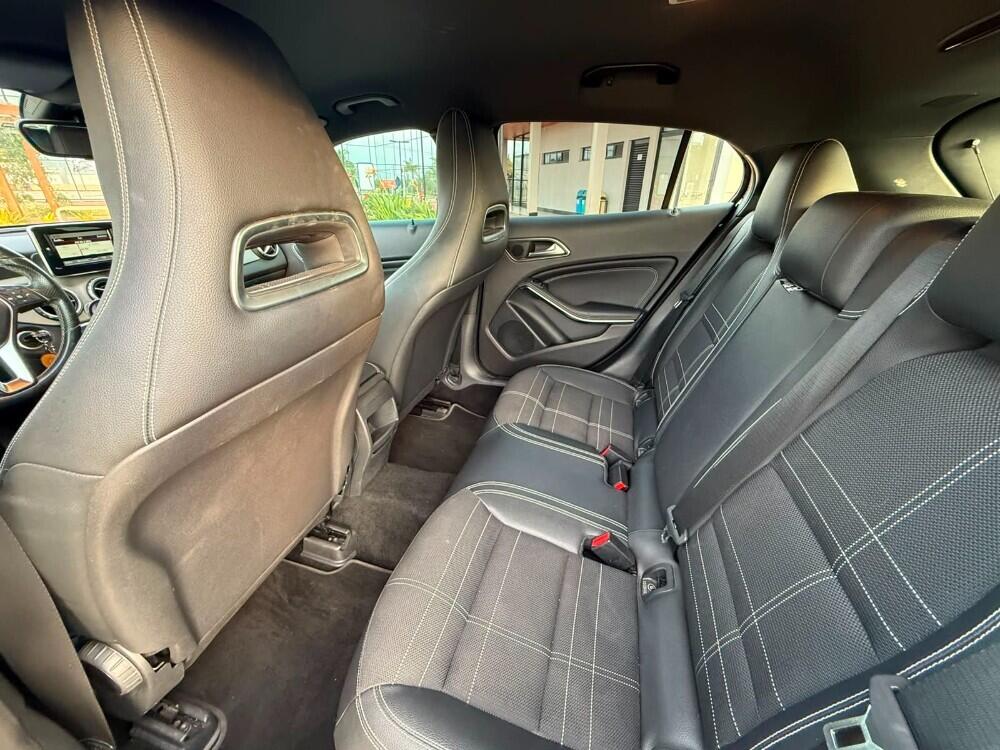 Mercedes Benz GLA 200