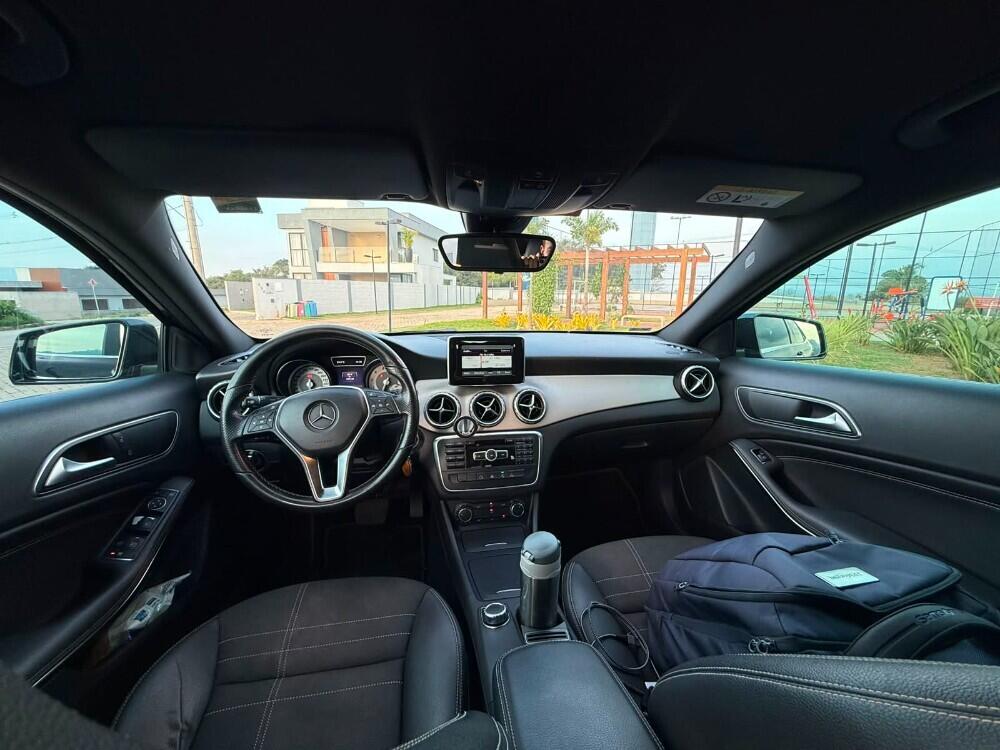 Mercedes Benz GLA 200