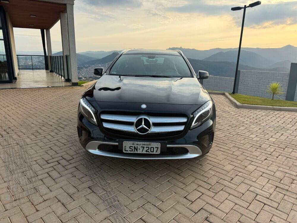 Mercedes Benz GLA 200