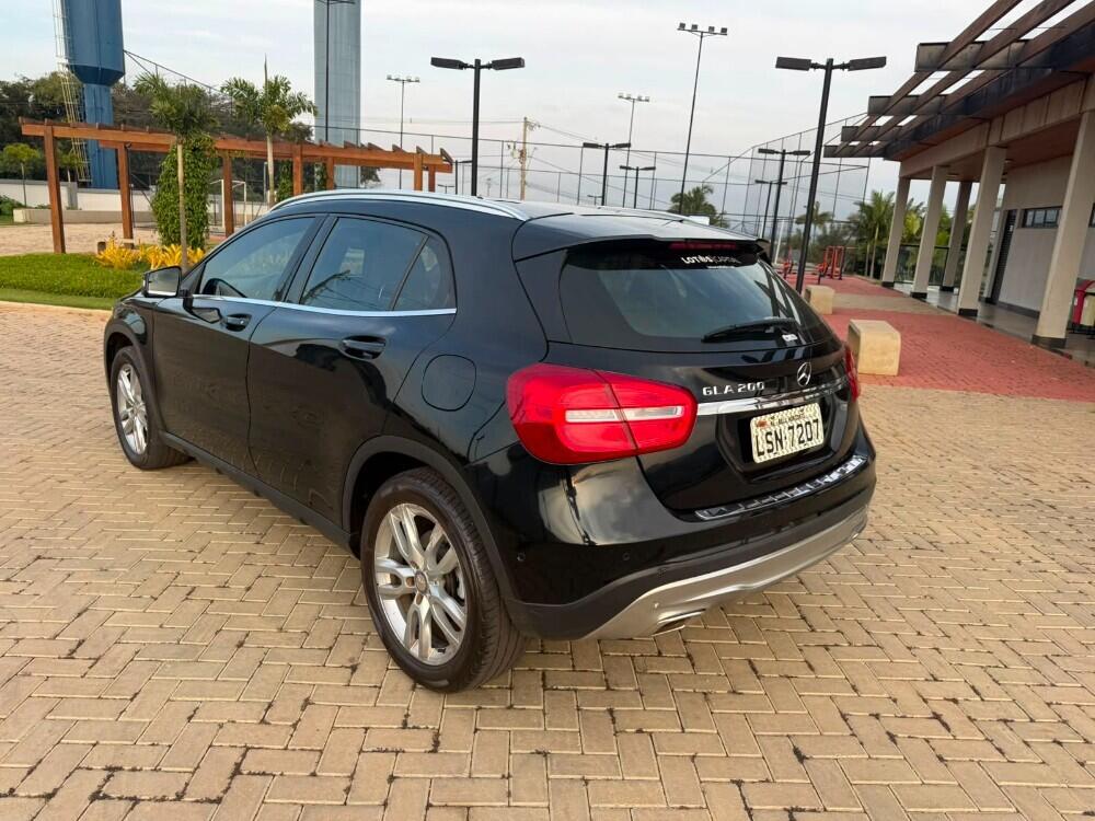 Mercedes Benz GLA 200