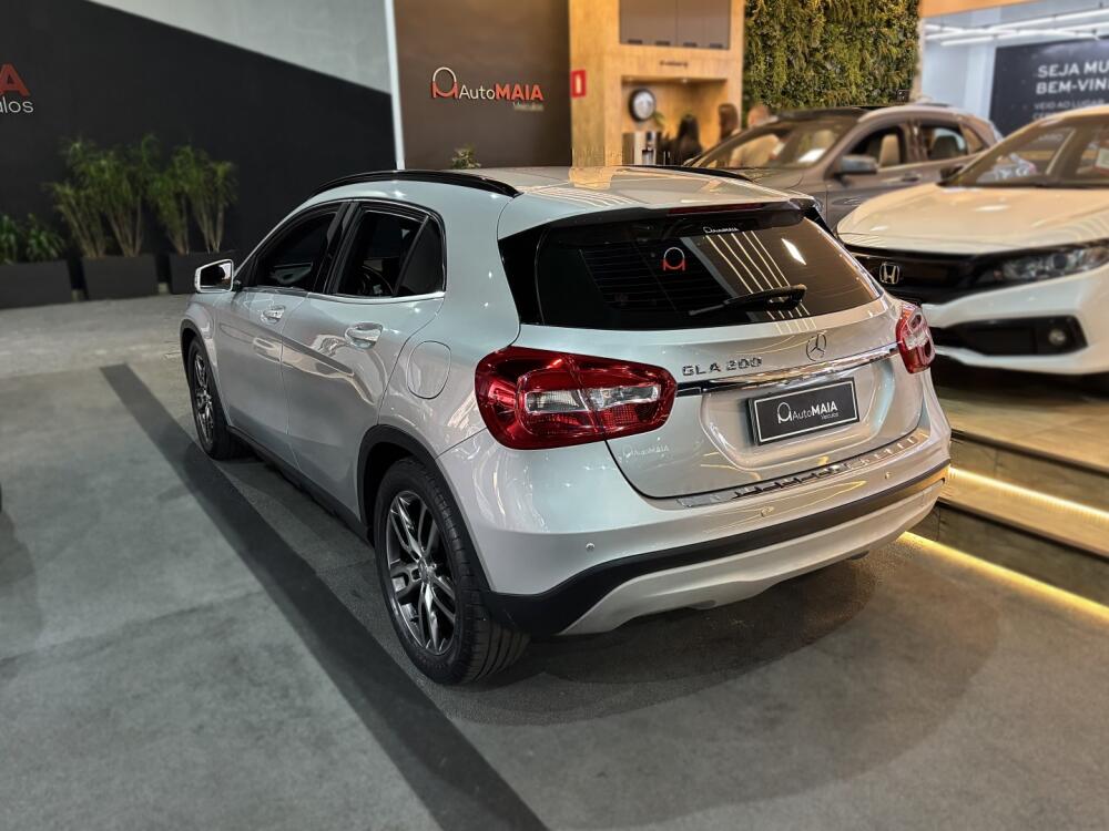 Mercedes Benz GLA 200