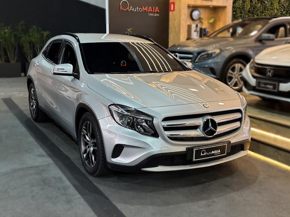 Mercedes Benz GLA 200