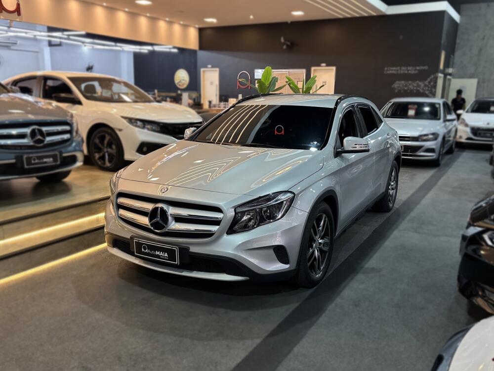 Mercedes Benz GLA 200