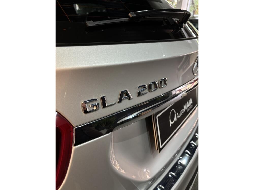 Mercedes Benz GLA 200