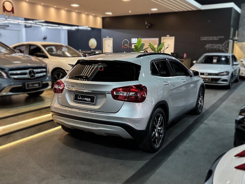 Mercedes Benz GLA 200