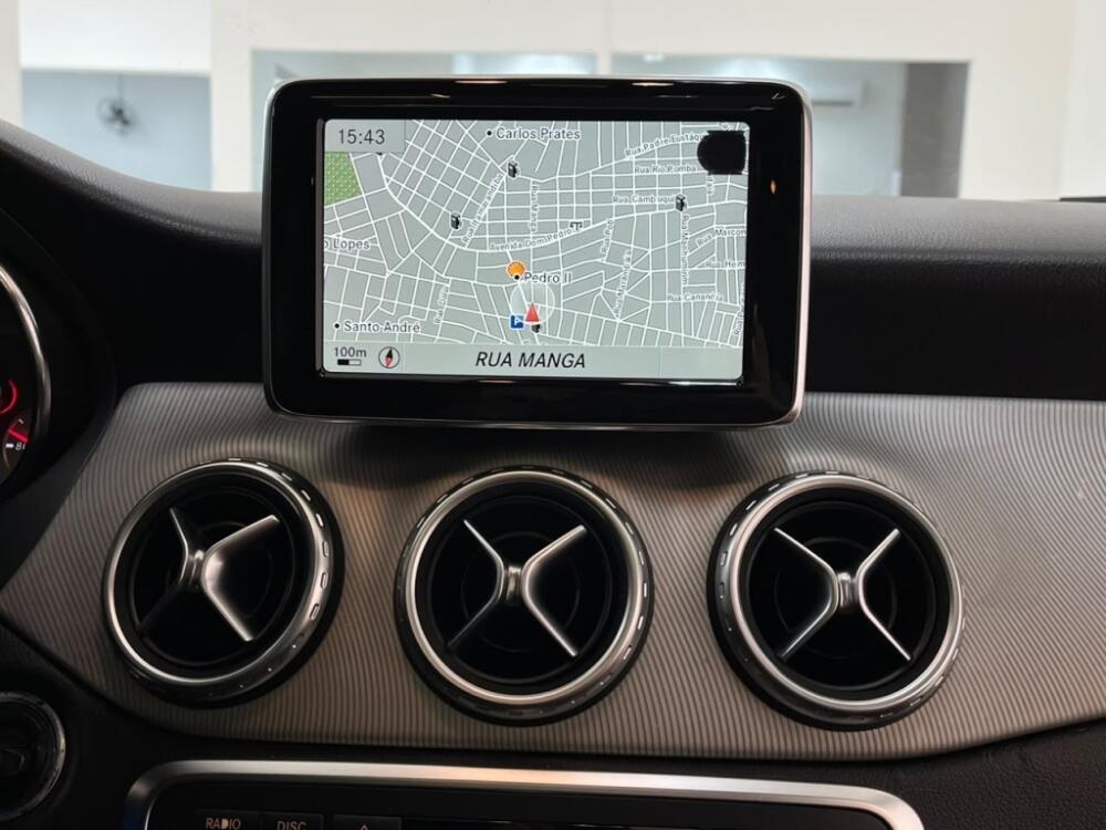 Mercedes Benz GLA 200