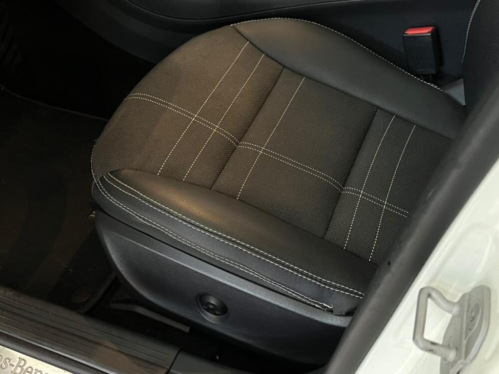 Mercedes Benz GLA 200