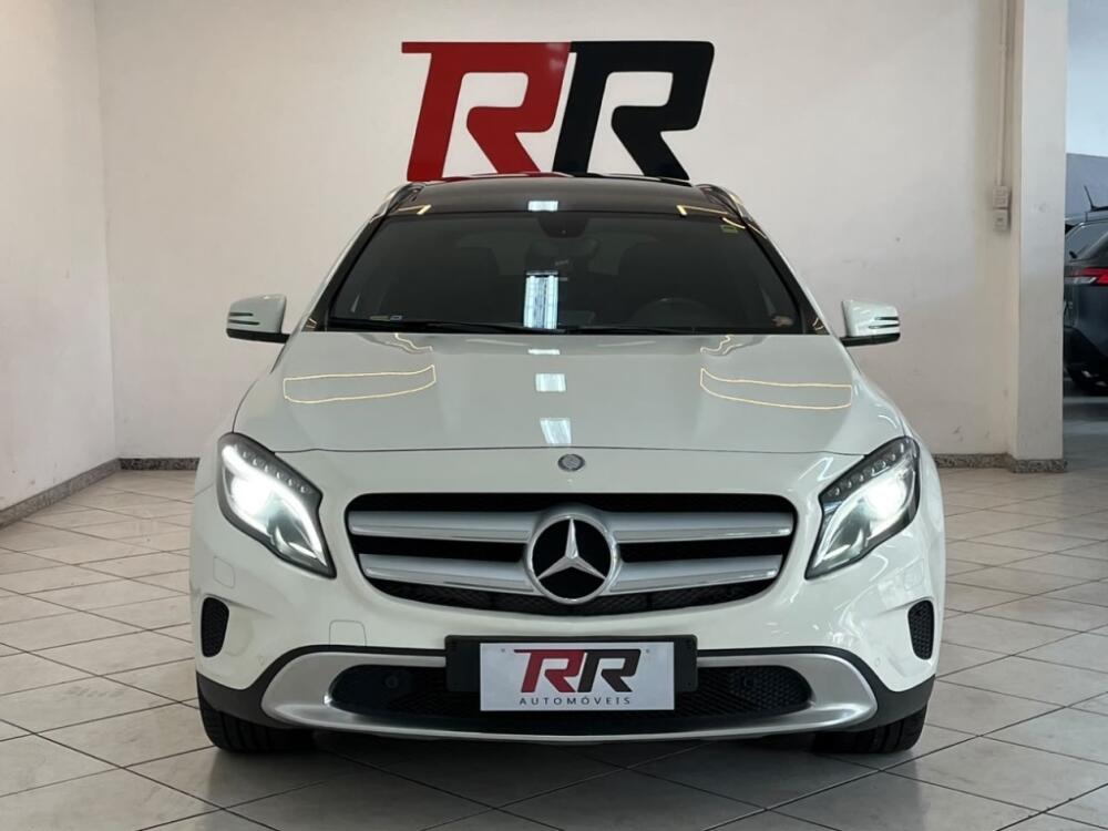 Mercedes Benz GLA 200