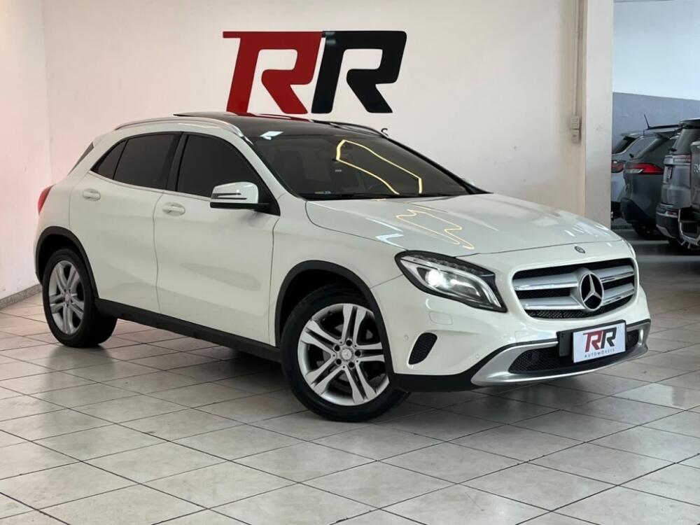 Mercedes Benz GLA 200