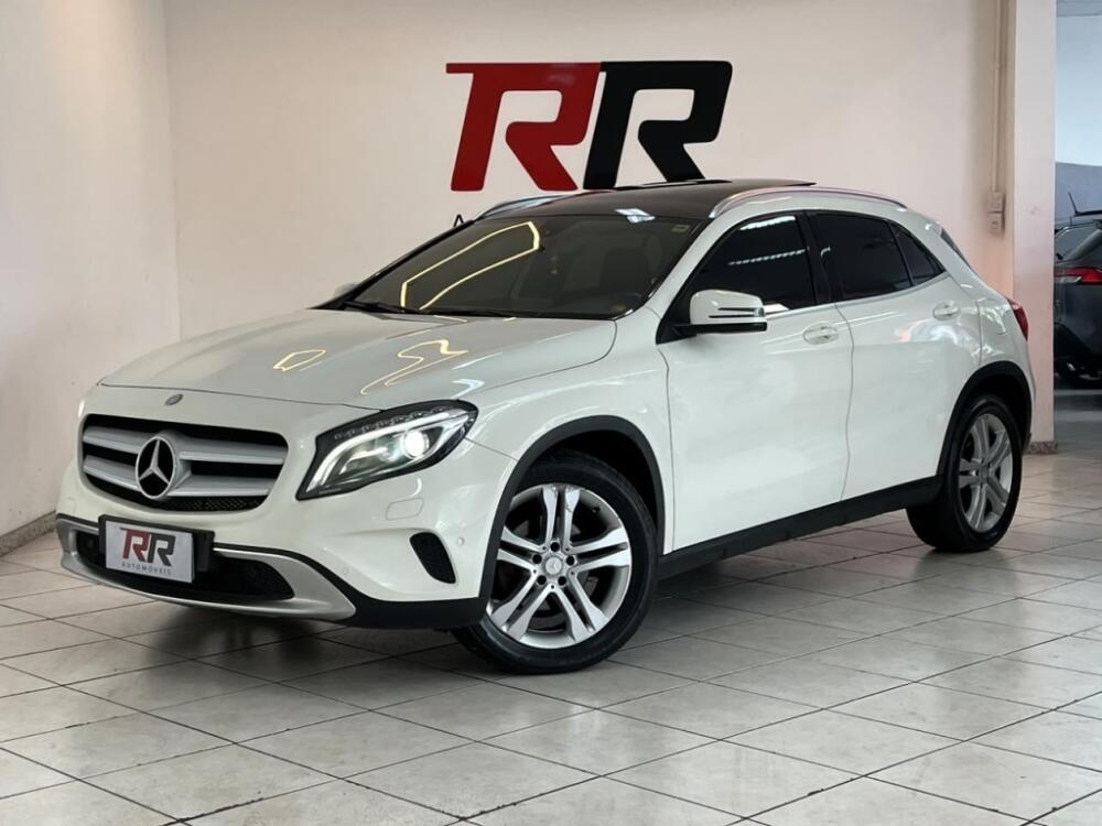 Mercedes Benz GLA 200