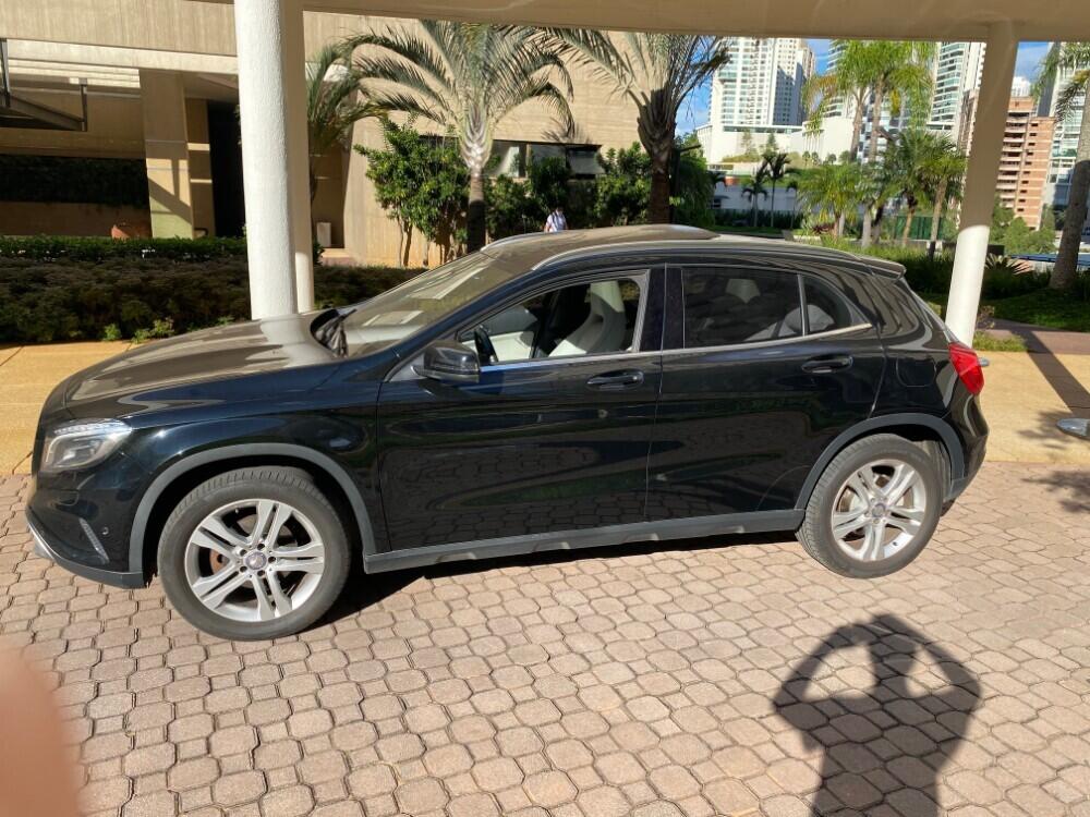 Mercedes Benz GLA 200