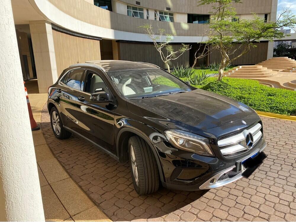 Mercedes Benz GLA 200