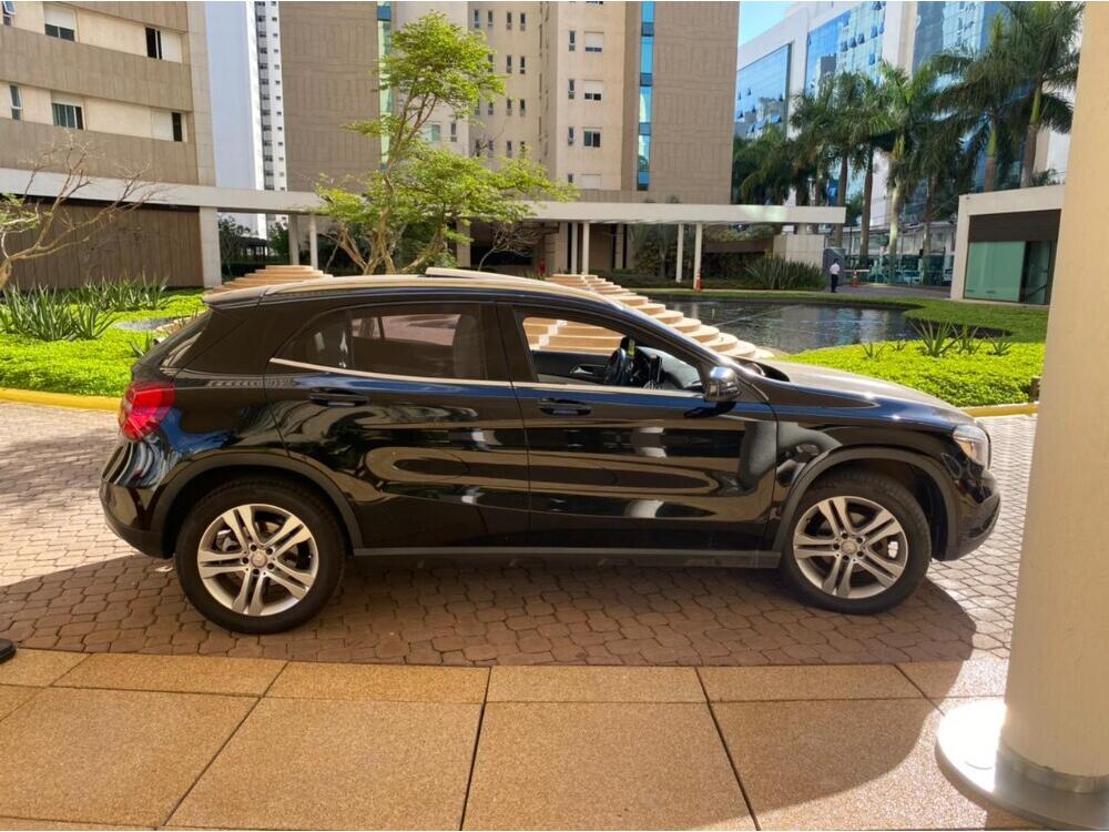 Mercedes Benz GLA 200