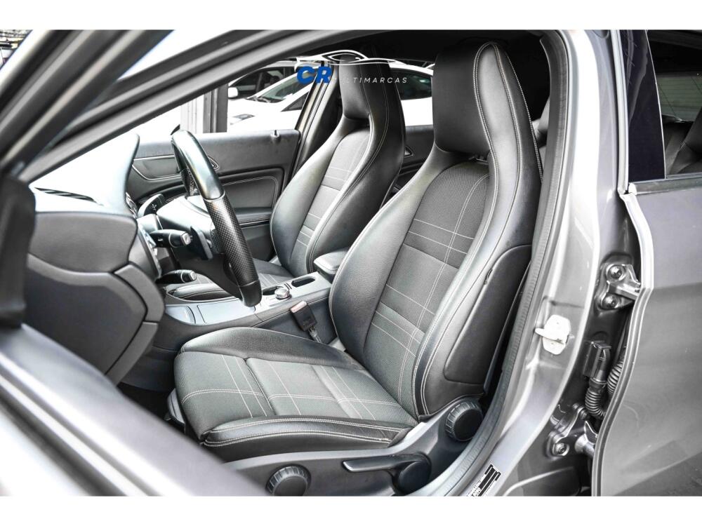 Mercedes Benz GLA 200