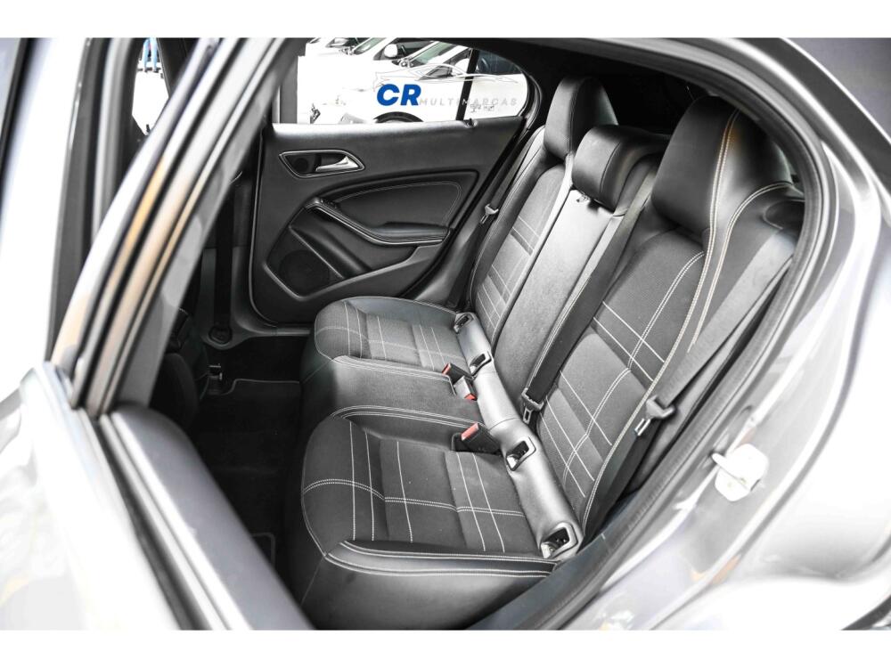 Mercedes Benz GLA 200