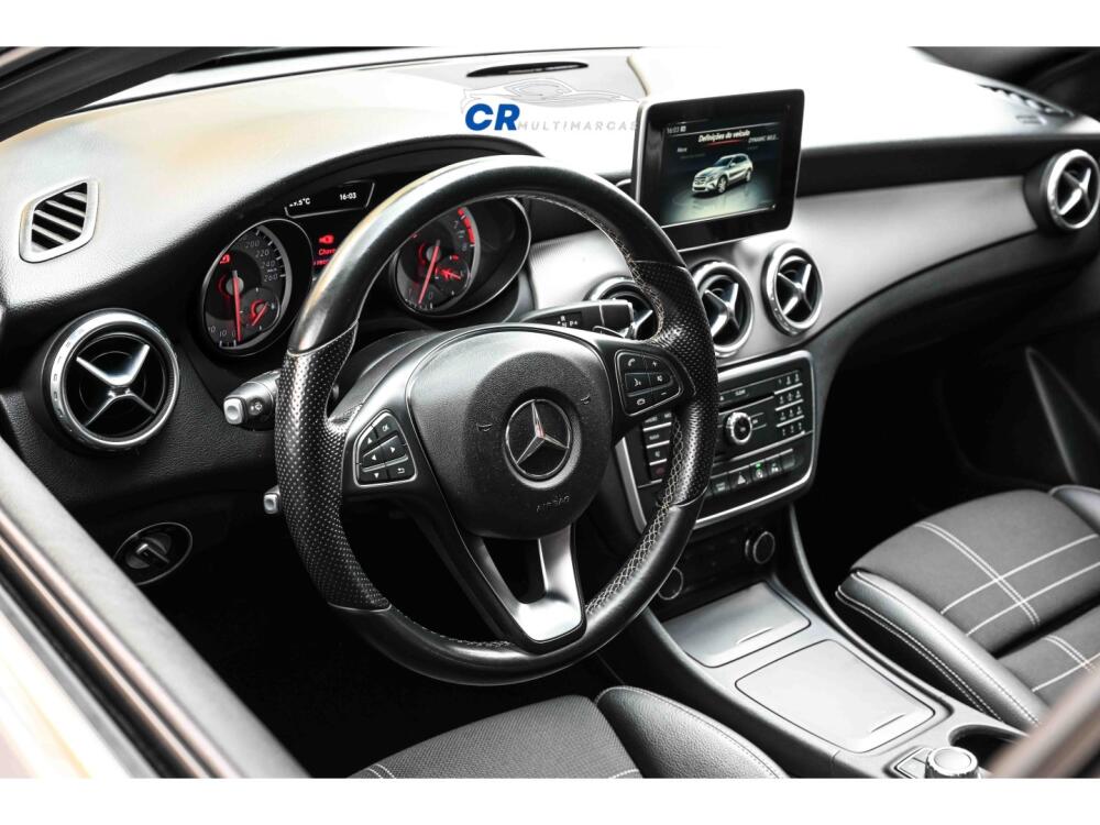 Mercedes Benz GLA 200