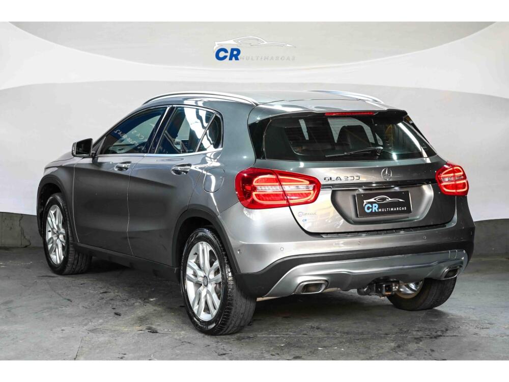 Mercedes Benz GLA 200