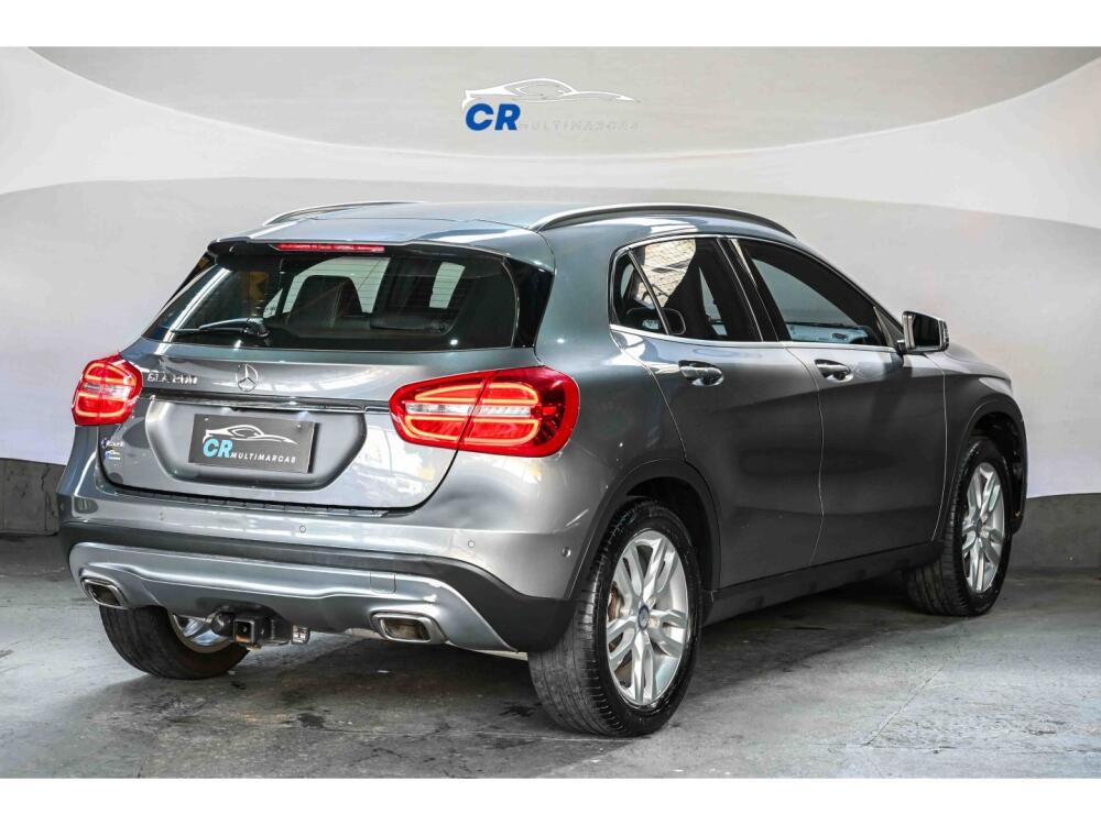 Mercedes Benz GLA 200