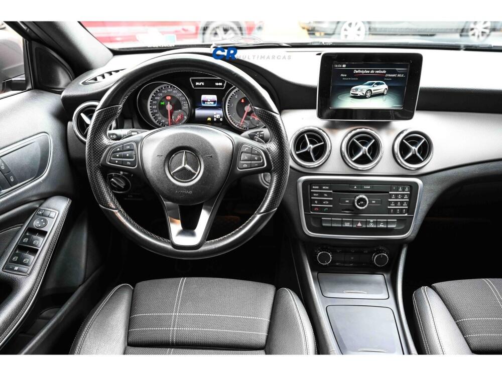 Mercedes Benz GLA 200