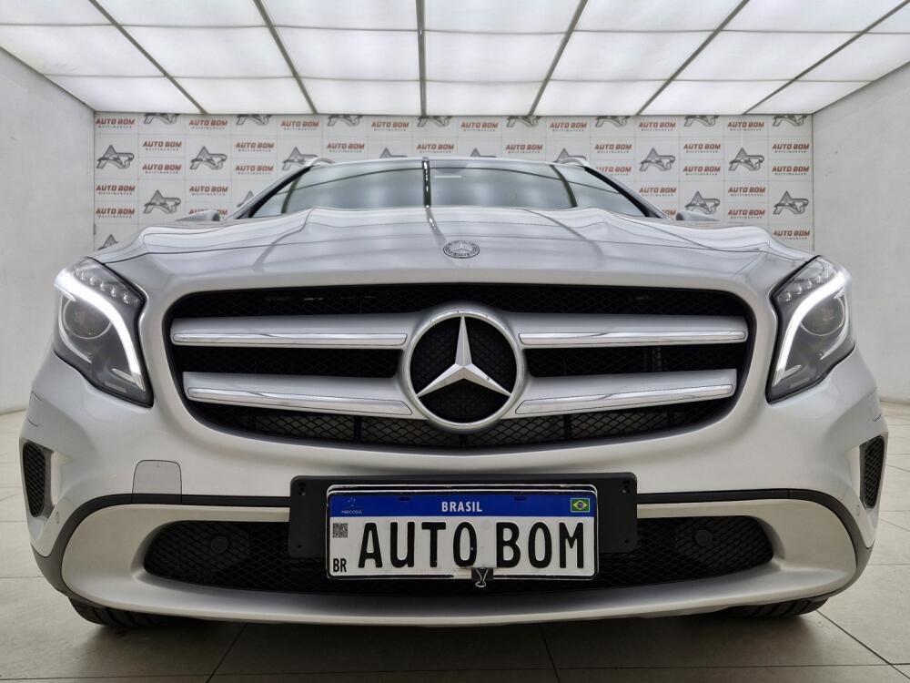 Mercedes Benz GLA 200
