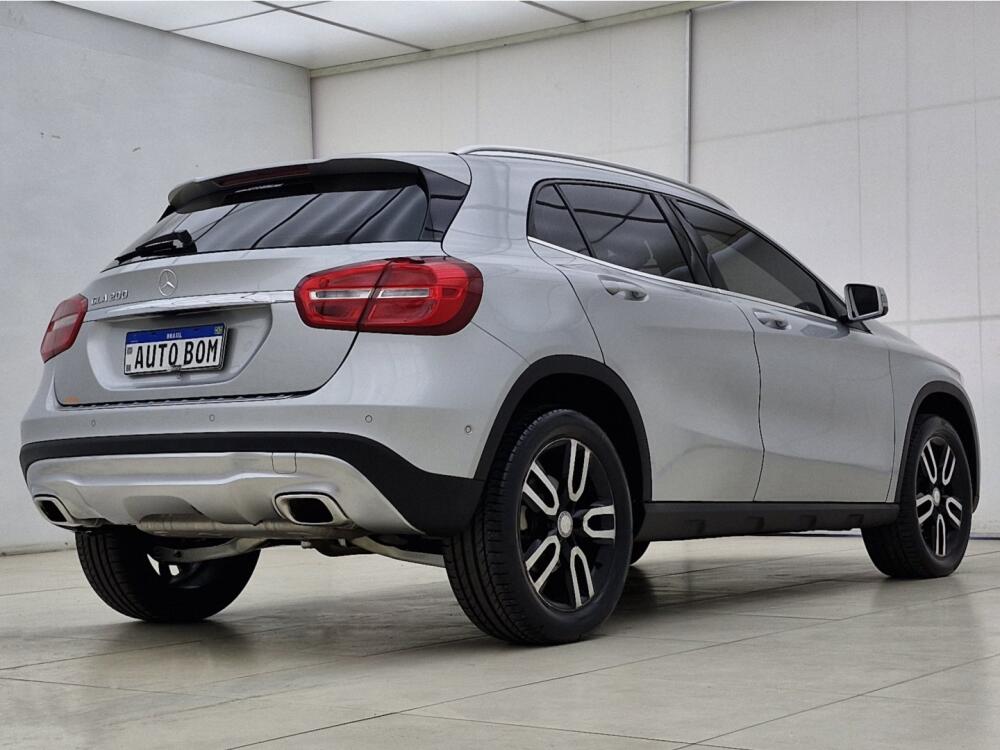 Mercedes Benz GLA 200