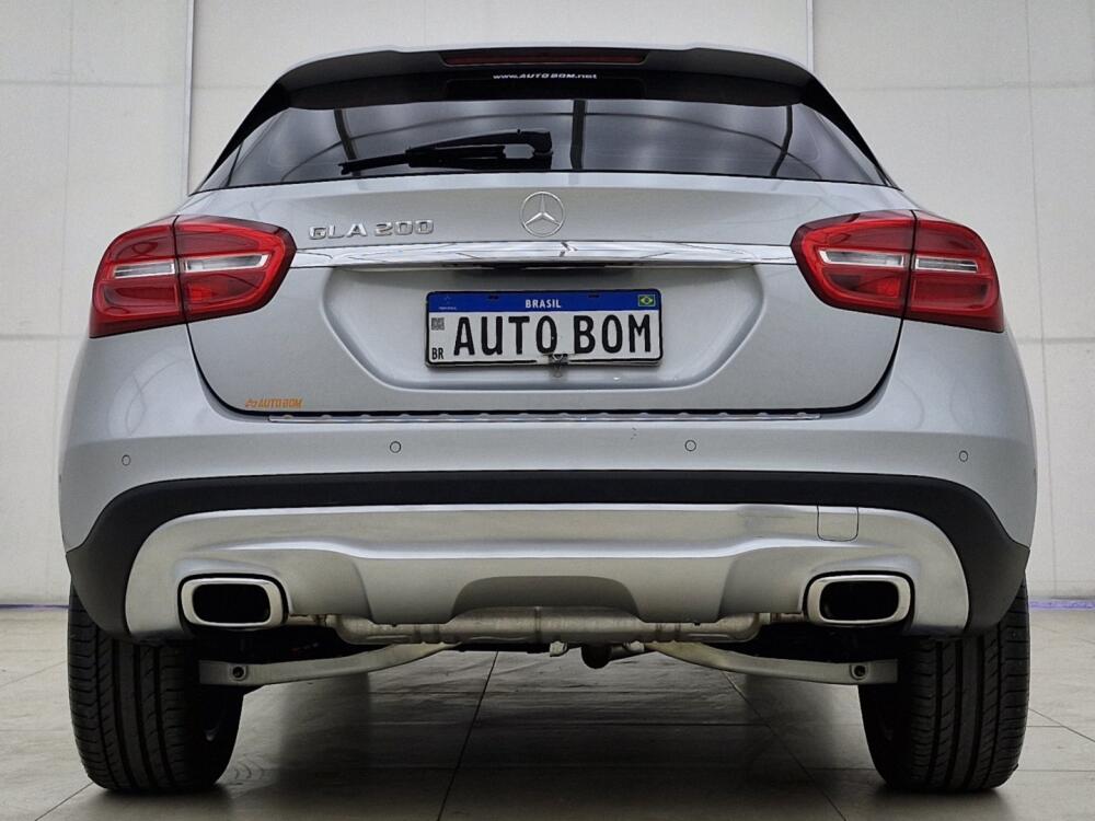 Mercedes Benz GLA 200