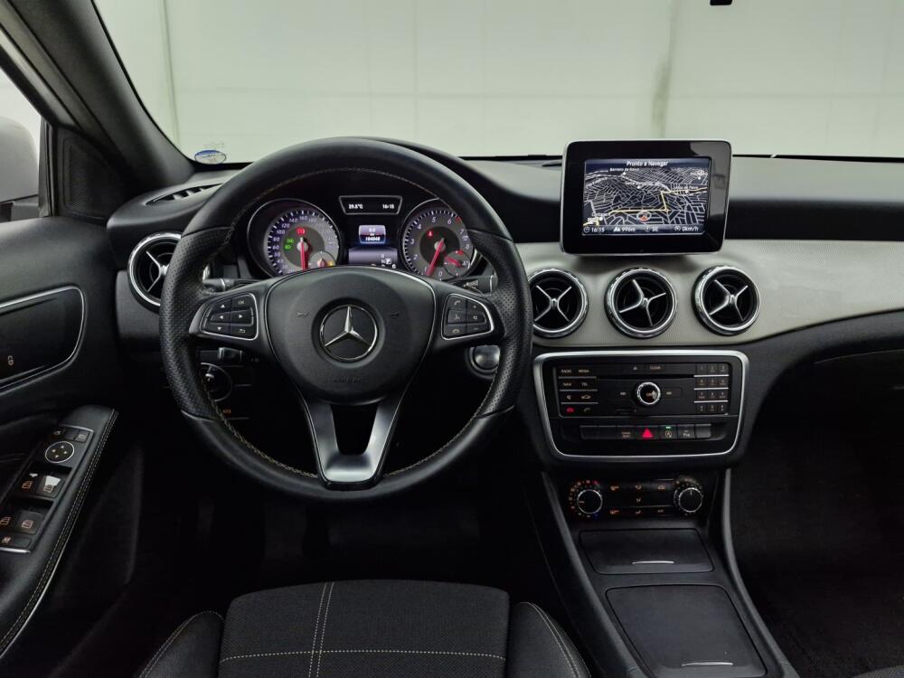 Mercedes Benz GLA 200