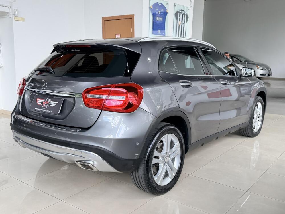 Mercedes Benz GLA 200