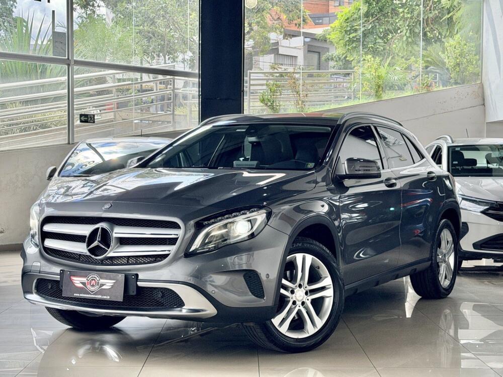 Mercedes Benz GLA 200