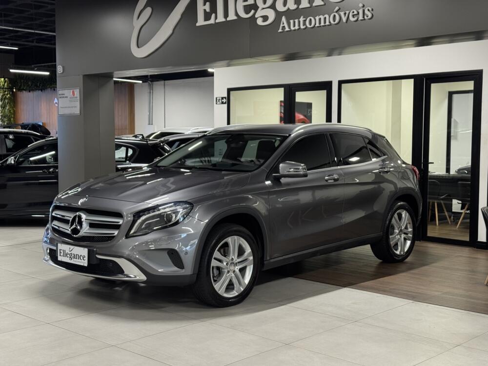 Mercedes Benz GLA 200
