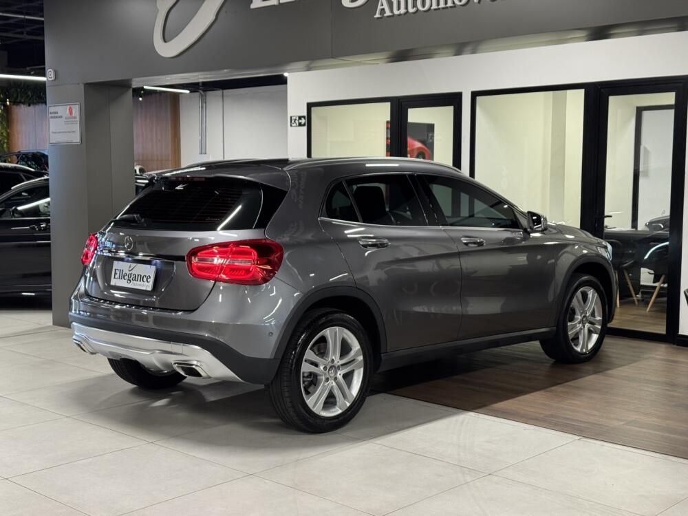 Mercedes Benz GLA 200