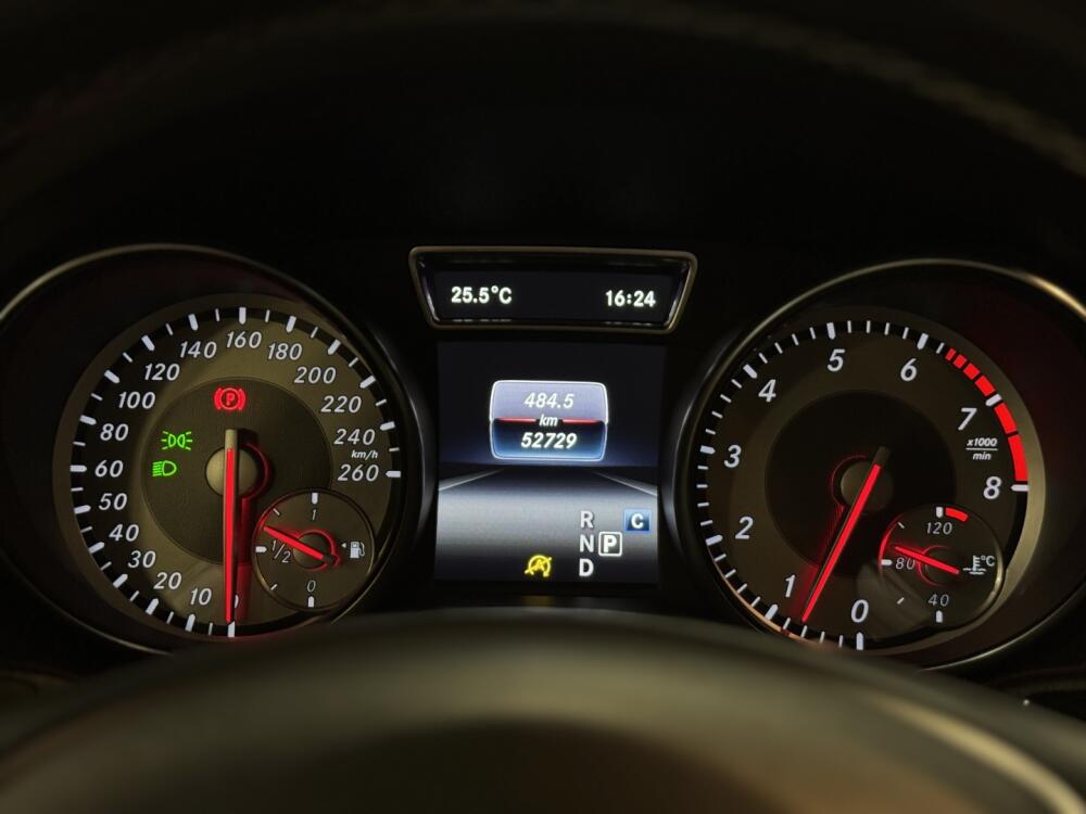 Mercedes Benz GLA 200