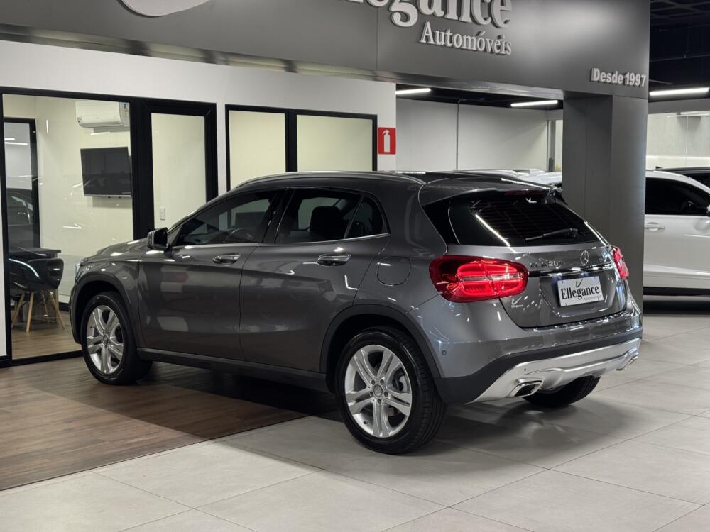 Mercedes Benz GLA 200