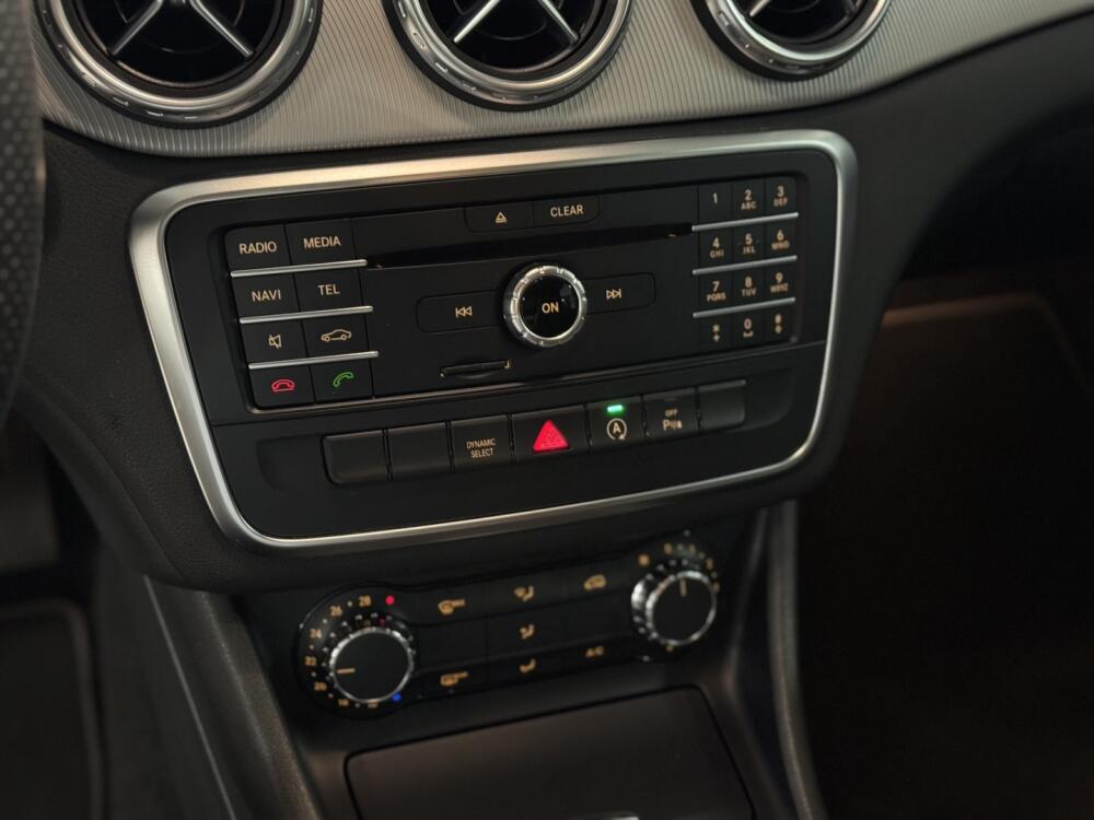 Mercedes Benz GLA 200