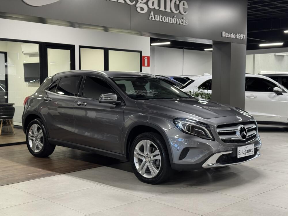 Mercedes Benz GLA 200