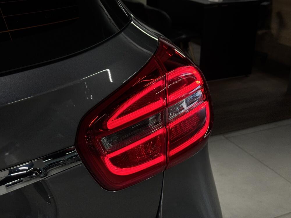 Mercedes Benz GLA 200