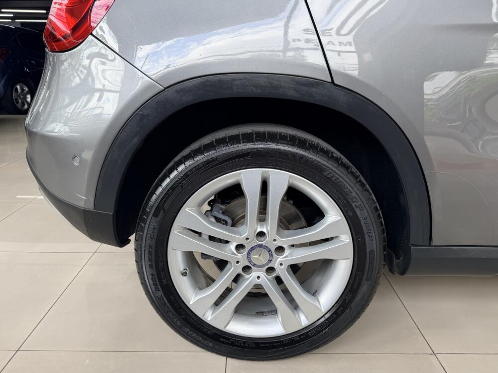 Mercedes Benz GLA 200