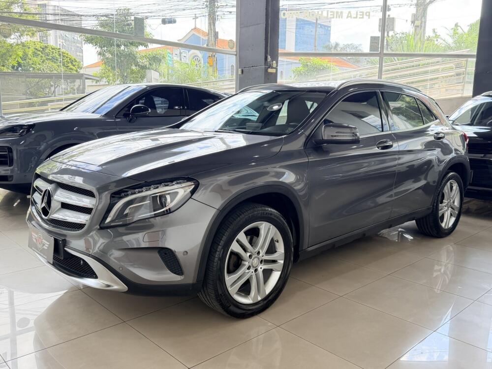 Mercedes Benz GLA 200